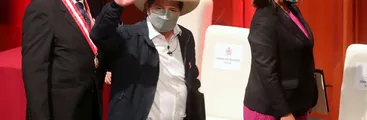 Pedro Castillo asumió como presidente de Perú