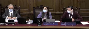Con votos de la derecha: Frente Amplio busca controlar Convención evitando que 2 mujeres coordinen Comisión de Reglamento