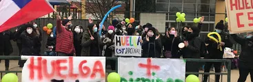 Trabajadoras/es de colegios Santo Tomás a lo largo del país se encuentran en huelga exigiendo mejoras laborales