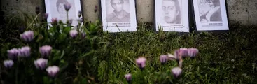Con emotivo acto en la rotonda de ingreso a Boca Sur se conmemoró a detenidas y detenidos desaparecidos