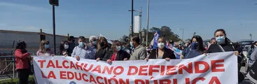 Talcahuano: Gremios de la educación pública marcharon nuevamente contra posible cierre de cursos en la comuna
