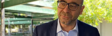 Hija de Fernando Atria figura como asesora en la Convención