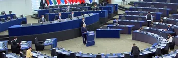 Unión Europea: 36 eurodiputados solicitan suspender renovación de TLC con Chile hasta que acabe proceso Constituyente