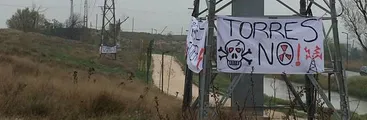 Vecinos/as de Cerro Colorado en Arauco denuncian proyecto de línea eléctrica de alta tensión que pasaría por encima de sus casas