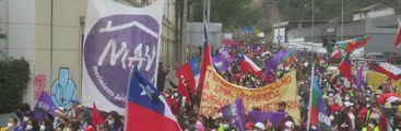 Pobladoras/es de Peñalolén marcharon a pie al Congreso en Valparaíso para exigir derecho a la vivienda