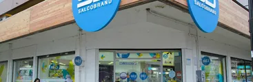 Trabajadoras de Salcobrand acusan abusivos cambios en sus contratos: Aumentarían funciones por el mismo sueldo