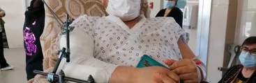 Conductor baleado por infantes de marina es trasladado a Hospital de Curanilahue