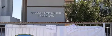 Sindicato de Colegio Emprender Larapinta consiguió reajuste y bonificación tras 22 días de huelga y presiones al empresario Eduardo Grass