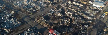 Devastador incendio forestal dejó 140 casas destruidas, 400 personas damnificadas, 500 evacuadas y 4 lesionadas en Castro