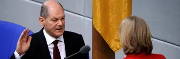 Luego de 16 años de gobierno conservador asume el socialdemócrata Scholz en Alemania
