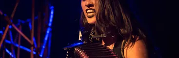 Achawal Domo Che, obra inspirada en la historia de Corina Lemunao, la mujer gallina, vuelve a Teatro Biobío