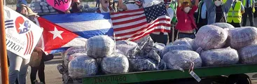 Cuba recibió cargamento de ayuda humanitaria donado por activistas estadounidenses opositores al bloqueo