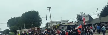 Pescadores de Laraquete protestaron contra Celulosa Arauco acusándola de contaminar con residuos tóxicos el mar