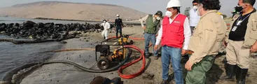 Perú declara emergencia ambiental por derrame de petróleo