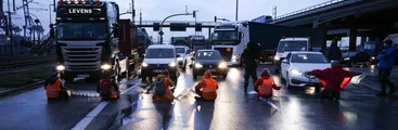 Activistas alemanes protestan y exigen al Gobierno una ley contra el desperdicio de alimentos