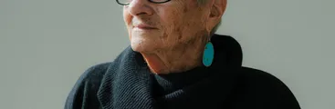 “Fuera de la violencia hacia la Poesía” de Margaret Randall