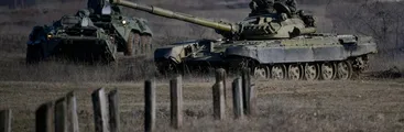 Ejército ruso se despliega en la periferia de la capital de Ucrania