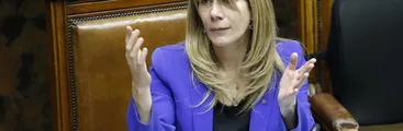 Senadores DC anuncian voto en contra a proyecto de indulto a presos políticos