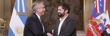 Boric firma con el gobierno argentino un convenio binacional para gestión de Sitios de Memoria