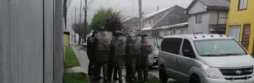 Represión policial en Lebu deja a dos personas heridas tras visita masiva a presos políticos mapuche