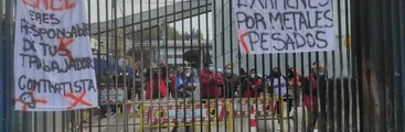 Trabajadores subcontratados exigen a Enel exámenes médicos por posible contaminación e igualdad de acuerdos de salida ante cierre de Bocamina II