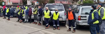 Tras paralizar recolección de basura en Lota: Trabajadores consiguen fecha de pago de Bono Aseo adeudado hace tres meses por municipio
