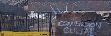 Simpatizantes del Rechazo vandalizan monumento histórico nacional en visita de la Convención a Antofagasta