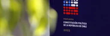 Con peras y manzanas: Compra o descarga gratis guía para comprender la nueva Constitución
