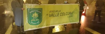 Con corte de ruta apoderadas/os de escuela Valle de Colcura exigieron reconstrucción de establecimiento afectado tras el 27/F