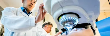 Implante de córnea de piel de cerdo creado con bioingeniería podría devolver la vista a millones de personas ciegas