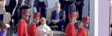 Desaire del Rey de España a la espada de Bolívar desata la polémica en la península ibérica