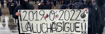 Colegios que se llueven y desayunos con un cuarto de pan por estudiante: Los motivos de las protestas secundarias en las calles
