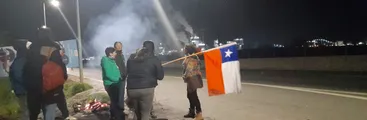 Huelga de trabajadores/as de empresa que presta servicios a Copec en Arauco busca se respeten turnos, pago de colaciones y hasta "Ley de la Silla"