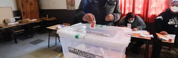 “El señor Sharp que arregle Valparaíso, que parece una cloaca”: El duro emplazamiento de gobernador del Bío Bío al alcalde tras triunfo del Rechazo
