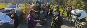 Para avanzar en obras de parque eólico: Carabineros desalojó resguardo que mantenían vecinas/os en camino rural de Las Trancas