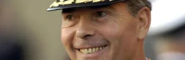 Sumario concluyó que hija y yerno fiscales del excomandante Izurieta le ayudaron a desprenderse de bienes tras investigación por malversación de fondos