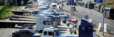 Finaliza paro de camioneros: Atentar contra el libre tránsito y transgredir el Estado de Derecho marcaron movilización