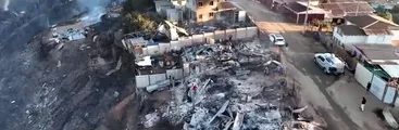 Se mantiene alerta roja: Incendio en Viña del Mar deja 130 casas destruidas