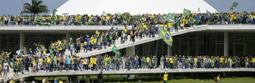 Brasileños rechazan asalto de ultraderechistas y responsabilizan a Bolsonaro por los actos