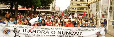 Trabajadores/as de Universidad Austral llaman a movilización contra los despidos comunicados este viernes