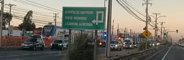 Choque entre dos vehículos de Carabineros en Ruta 160 provocó enorme taco en San Pedro de la Paz