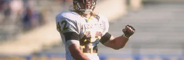 Lavado de imagen en el Super Bowl: El homenaje al exjugador que se unió al Ejército, criticó la invasión a Irak y fue asesinado por sus propios compañeros de batallón