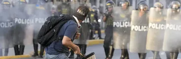 España suspende venta de material antidisturbios a Perú por violaciones a los Derechos Humanos