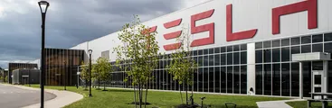 Tesla realiza despidos masivos para combatir sindicato de trabajadores en formación