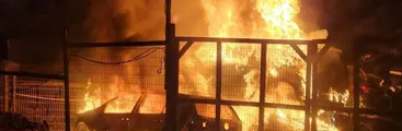 Colonos israelíes atacan aldeas palestinas dejando un muerto y decenas de casas quemadas