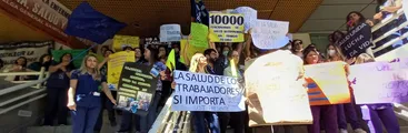 Funcionarias/os del Hospital Traumatológico de Concepción protestan ante masivos despidos de honorarios programado para fin de mes