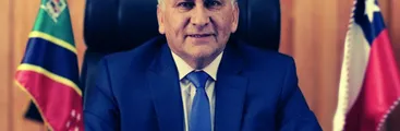Por deudas en cotizaciones y sueldos: Se querellan contra alcalde de Ancud por apropiación indebida y malversación de fondos