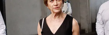 Evelyn Matthei, carta presidencial de la derecha, despidió a ocho profesoras/es por estar enfermos en Providencia