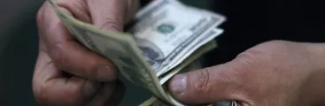 El reinado del dólar comienza a erosionarse