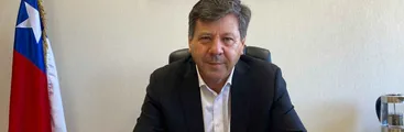 Hijo de senador Juan Castro (ex RN) habría usado auto inscrito en el Congreso para vacacionar y crear contenido de TikTok